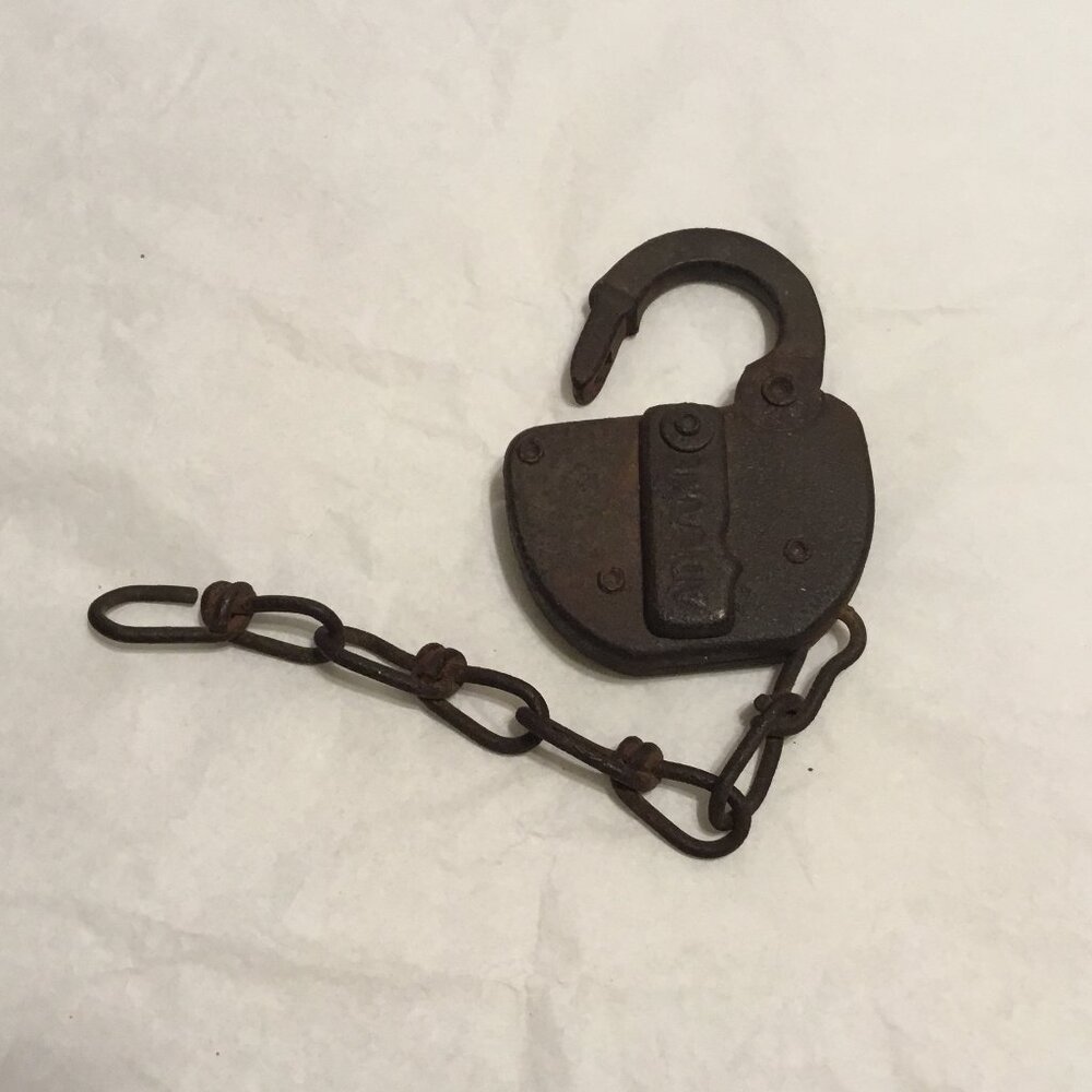 Antique Adlake C & O Railroad lock with chain from the 1920's